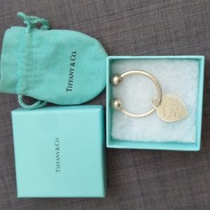 Tiffany & Co. Return to Tiffany key ring